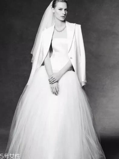 婚纱什么颜色好?婚纱买哪种颜色好? 婚纱什么颜色好?婚纱买哪种颜色好?