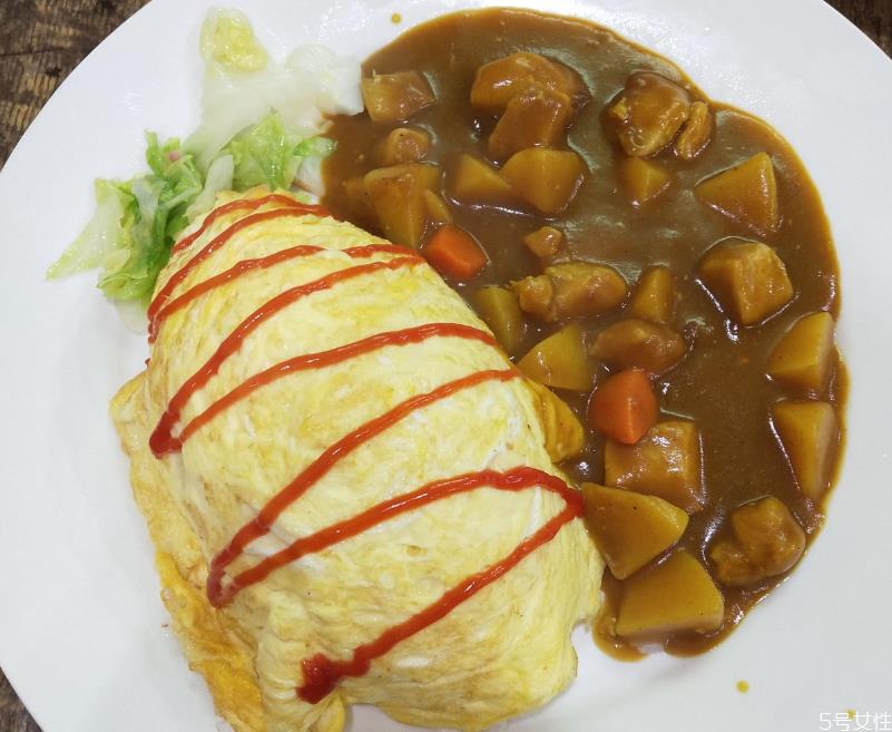 咖喱蛋包饭热量高吗 吃咖喱蛋包饭不胖的方法