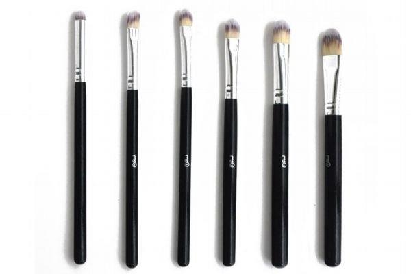 眼影刷能作唇刷吗 眼影刷的使用顺序是什么 眼影刷能作唇刷吗 眼影刷的使用顺序是什么