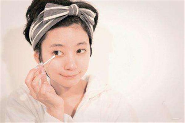 怎样洗脸可以美白去皱 洗脸的步骤 怎样洗脸可以美白去皱 洗脸的步骤