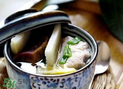 ​榴莲壳炖排骨壳能吃吗？榴莲壳炖排骨什么味道？