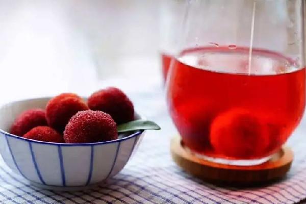 杨梅酒的功效和作用 杨梅酒对胃好不好 杨梅酒的功效和作用 杨梅酒对胃好不好