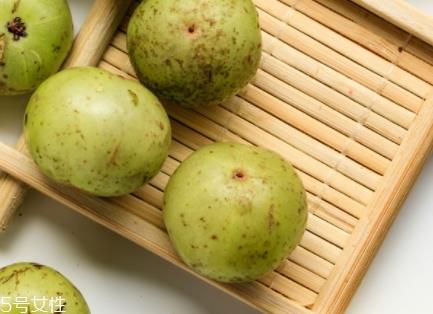 余甘子是橄榄吗?余甘果又叫滇橄榄 余甘子是橄榄吗?余甘果又叫滇橄榄