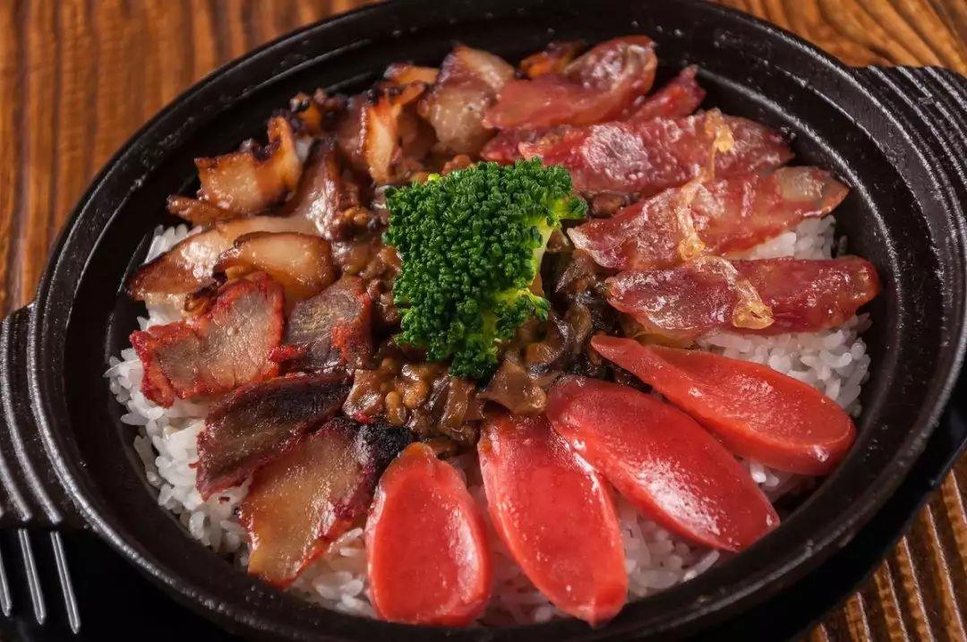 电饭煲做腊肠饭的方法 电饭煲做腊肠饭的技巧 电饭煲做腊肠饭的方法 电饭煲做腊肠饭的技巧