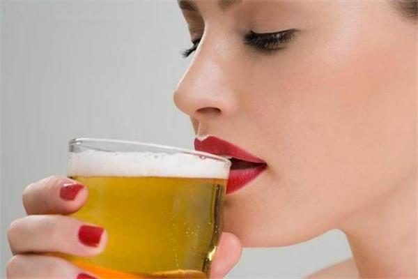 喝啤酒能吃西瓜吗 对健康不利 喝啤酒能吃西瓜吗 对健康不利