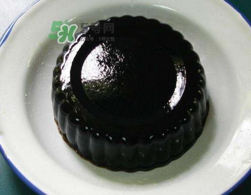 仙草冻熬好多久能成型？仙草冻添加什么才会结冻