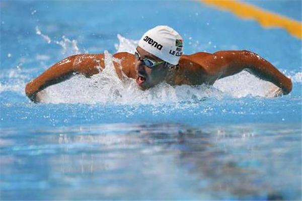 蝶泳可以锻炼哪些肌肉 胸部和腰腹 蝶泳可以锻炼哪些肌肉 胸部和腰腹