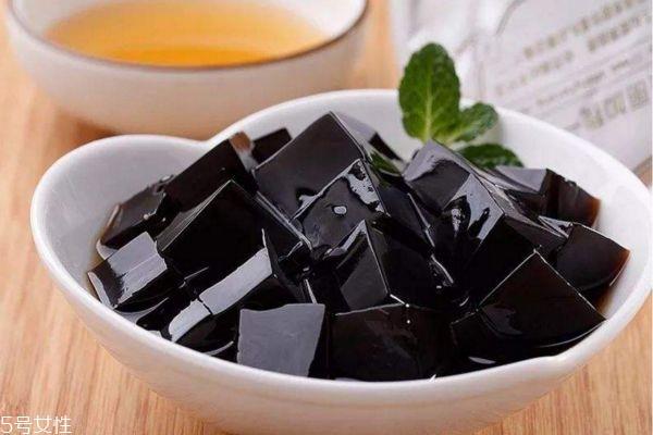 吃龟苓膏能减肥吗 女人吃龟苓膏的好处 吃龟苓膏能减肥吗 女人吃龟苓膏的好处