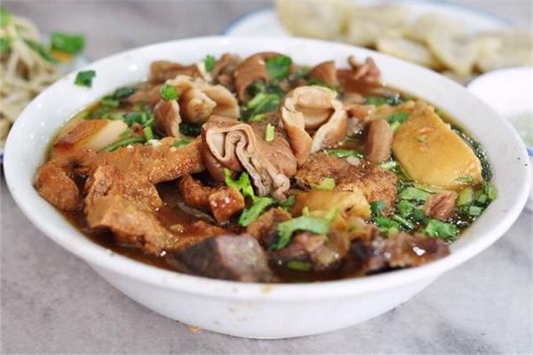 卤煮是哪的风味小吃 卤煮的做法及配料 卤煮是哪的风味小吃 卤煮的做法及配料