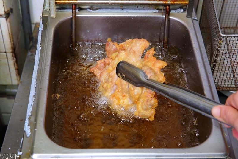 泰式椒麻鸡的正宗做法 香气关键是这三味 泰式椒麻鸡的正宗做法 香气关键是这三味