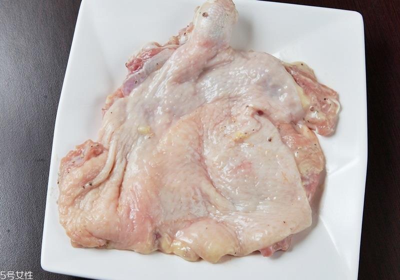 泰式椒麻鸡的正宗做法 香气关键是这三味 泰式椒麻鸡的正宗做法 香气关键是这三味