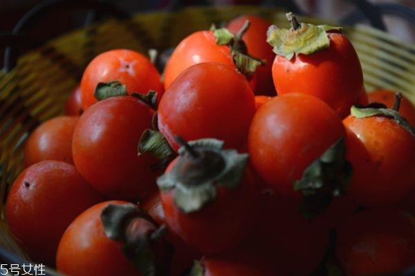 柿子涩嘴怎么办 吃柿子要注意什么 柿子涩嘴怎么办 吃柿子要注意什么