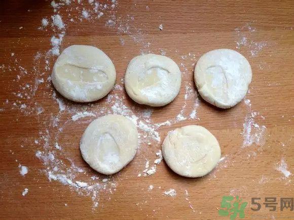 韭菜鸡蛋饼怎么做好吃?韭菜鸡蛋饼的做法大全图解