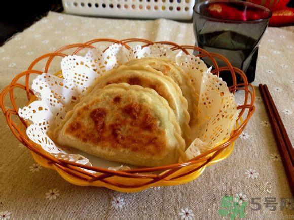 韭菜鸡蛋饼怎么做好吃?韭菜鸡蛋饼的做法大全图解