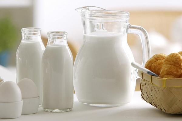 羊奶一次喝多少合适 羊奶喝多了有什么危害 羊奶一次喝多少合适 羊奶喝多了有什么危害