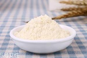 代餐粉可以加牛奶吗 代餐粉的功效与作用 代餐粉可以加牛奶吗 代餐粉的功效与作用