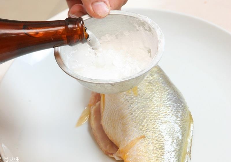 蒸鱼怎么做好吃又简单还不腥