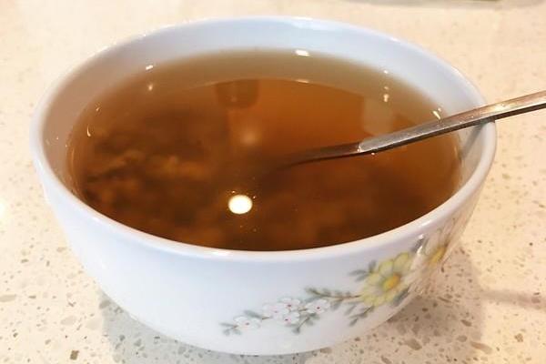 绿豆汤绿豆和水的比例 绿豆汤是凉水煮还是开水煮