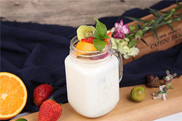 酸奶可以直接敷脸吗 酸奶有美白的效果吗 酸奶可以直接敷脸吗 酸奶有美白的效果吗