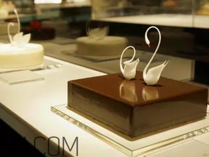 黑天鹅蛋糕上的天鹅怎么制作的_和黑天鹅有什么关系 黑天鹅蛋糕上的天鹅怎么制作的_和黑天鹅有什么关系