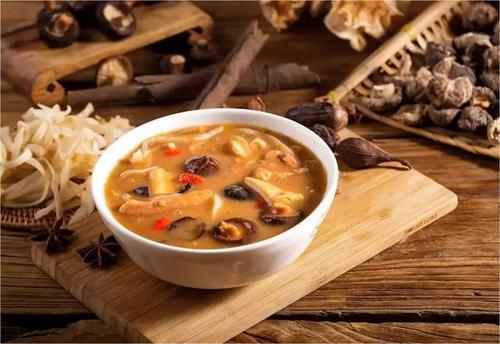 胡辣汤是甜的还是咸的 胡辣汤里面有哪些主要食材 胡辣汤是甜的还是咸的 胡辣汤里面有哪些主要食材