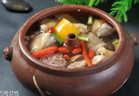 汽锅鸡是哪里的特产 汽锅鸡多少钱一只 汽锅鸡是哪里的特产 汽锅鸡多少钱一只