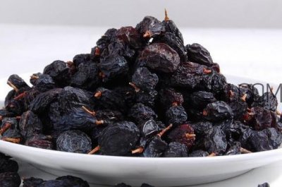 ​葡萄干吃多了会怎么样？葡萄干可以丰胸吗