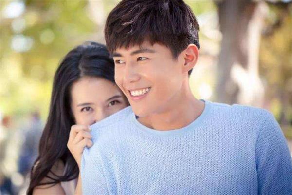 怎么让暗恋的男生喜欢上自己 怎么让暗恋的男生注意自己 怎么让暗恋的男生喜欢上自己 怎么让暗恋的男生注意自己