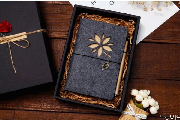 初恋男生最想要的礼物 应该送初恋男生什么礼物 初恋男生最想要的礼物 应该送初恋男生什么礼物