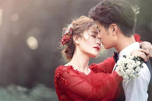 男生喜欢被叫男神吗 男神和男朋友的区别 男生喜欢被叫男神吗 男神和男朋友的区别