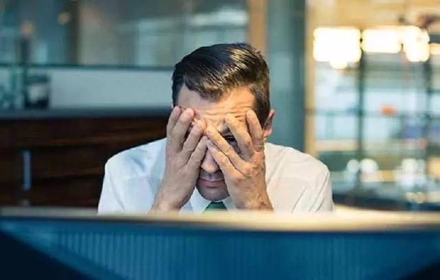 生活让全网年轻人崩溃的“白人饭”，揭露了当下社会最残酷的困境  3