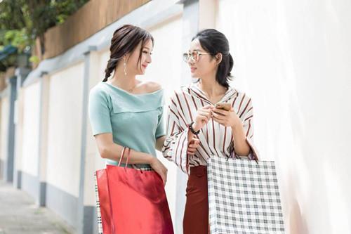 找女生聊天她说在逛街应该怎么聊2