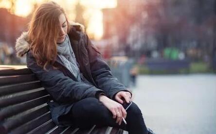 女生说早点休息怎么回复，女孩说早点休息怎么回复幽默