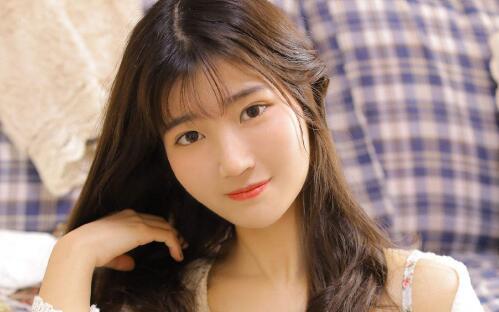 一个女人同时和几个男人暧昧