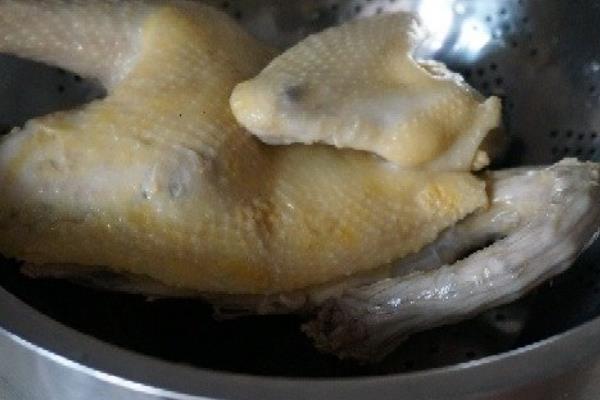 白斩鸡要焯水吗 用这个方法代替 白斩鸡要焯水吗 用这个方法代替