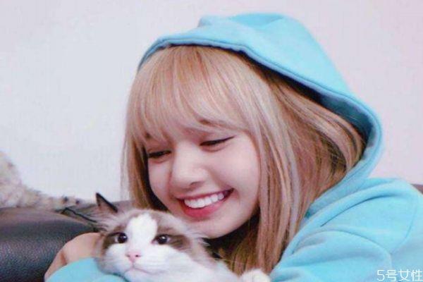 为什么干性皮肤不出油也容易长痘痘 干性皮肤长痘怎么办 为什么干性皮肤不出油也容易长痘痘 干性皮肤长痘怎么办