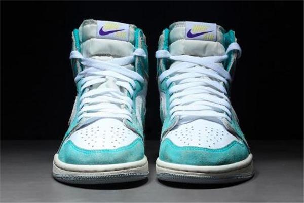 aj1蒂芙尼绿真假对比 从细节来辨别