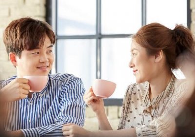 ​什么是男女杯子效应？用杯子效应判断女生有多喜欢你