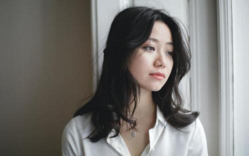 中年女人主动关心你