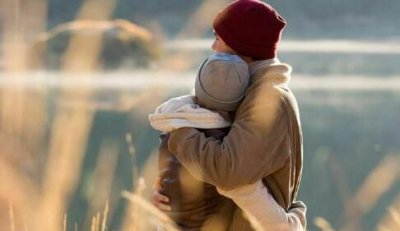 ​分手后女生放不下的表现，看看女生放不下的心理