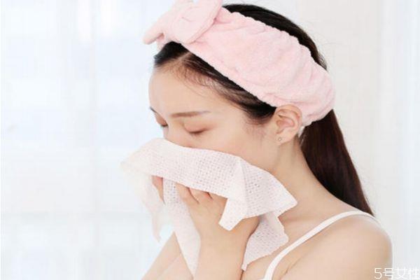 洗脸巾可以二次使用吗 洗脸巾用一次就要扔吗 洗脸巾可以二次使用吗 洗脸巾用一次就要扔吗