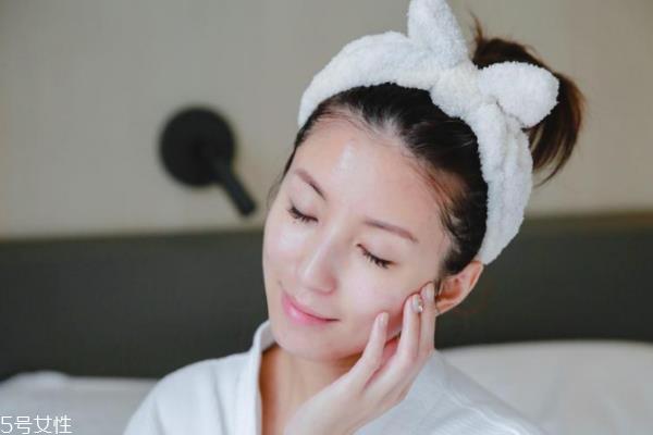 18岁可以用安瓶吗 如何根据肌肤年龄选安瓶