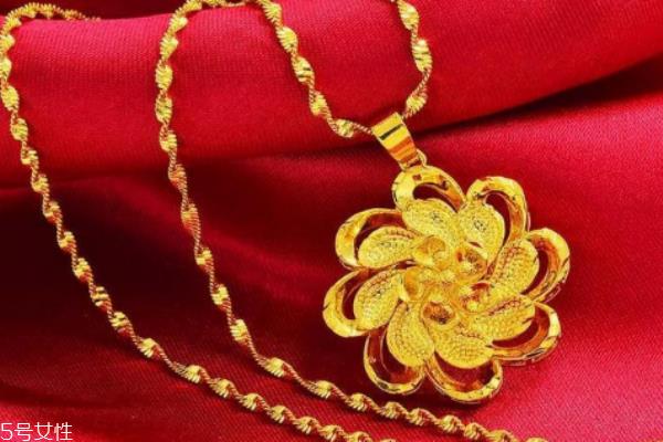 黄金项链适合多大年龄 没有明确限制 黄金项链适合多大年龄 没有明确限制