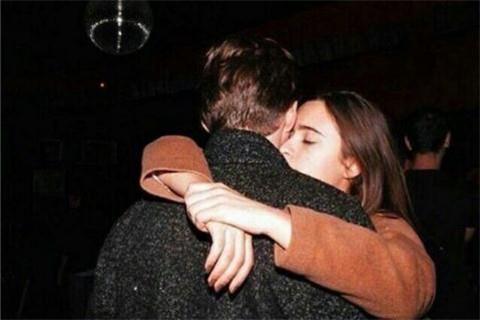 如何巧妙哄好女友，化解情侣争吵