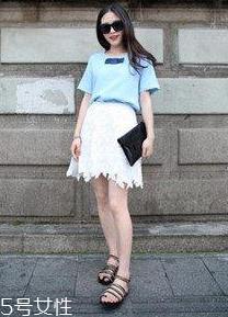 秋季白色裙子怎么搭配 秋季白色裙子搭配图片 秋季白色裙子怎么搭配 秋季白色裙子搭配图片