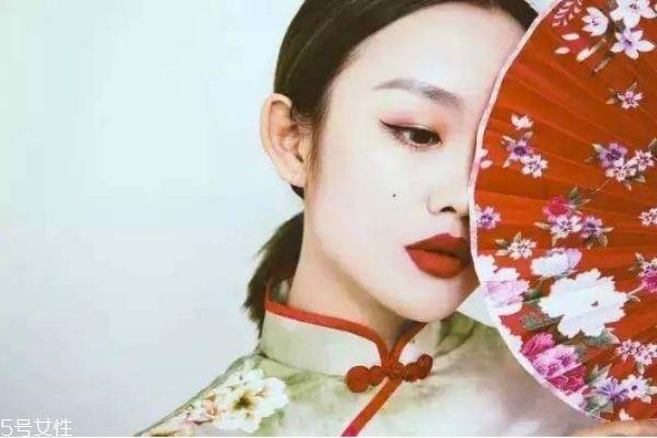 旗袍妆眼影画法 旗袍妆容教程 旗袍妆眼影画法 旗袍妆容教程