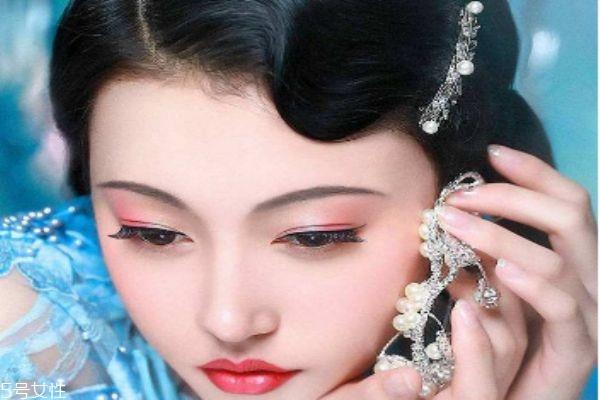 旗袍妆眼影画法 旗袍妆容教程 旗袍妆眼影画法 旗袍妆容教程
