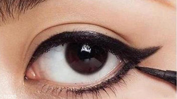 北极星仿妆怎么画 北极星眼妆详细简单教程 北极星仿妆怎么画 北极星眼妆详细简单教程