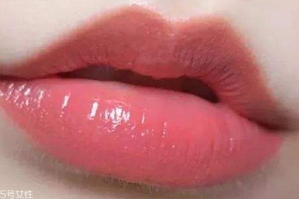 粉红口红适合什么场合 需要伪装成无害小白兔的场合 粉红口红适合什么场合 需要伪装成无害小白兔的场合
