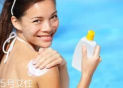 防晒霜每次最佳使用量是多少？多多益善